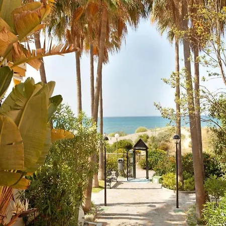 Studio In Marbella With Beachfront Pool *
